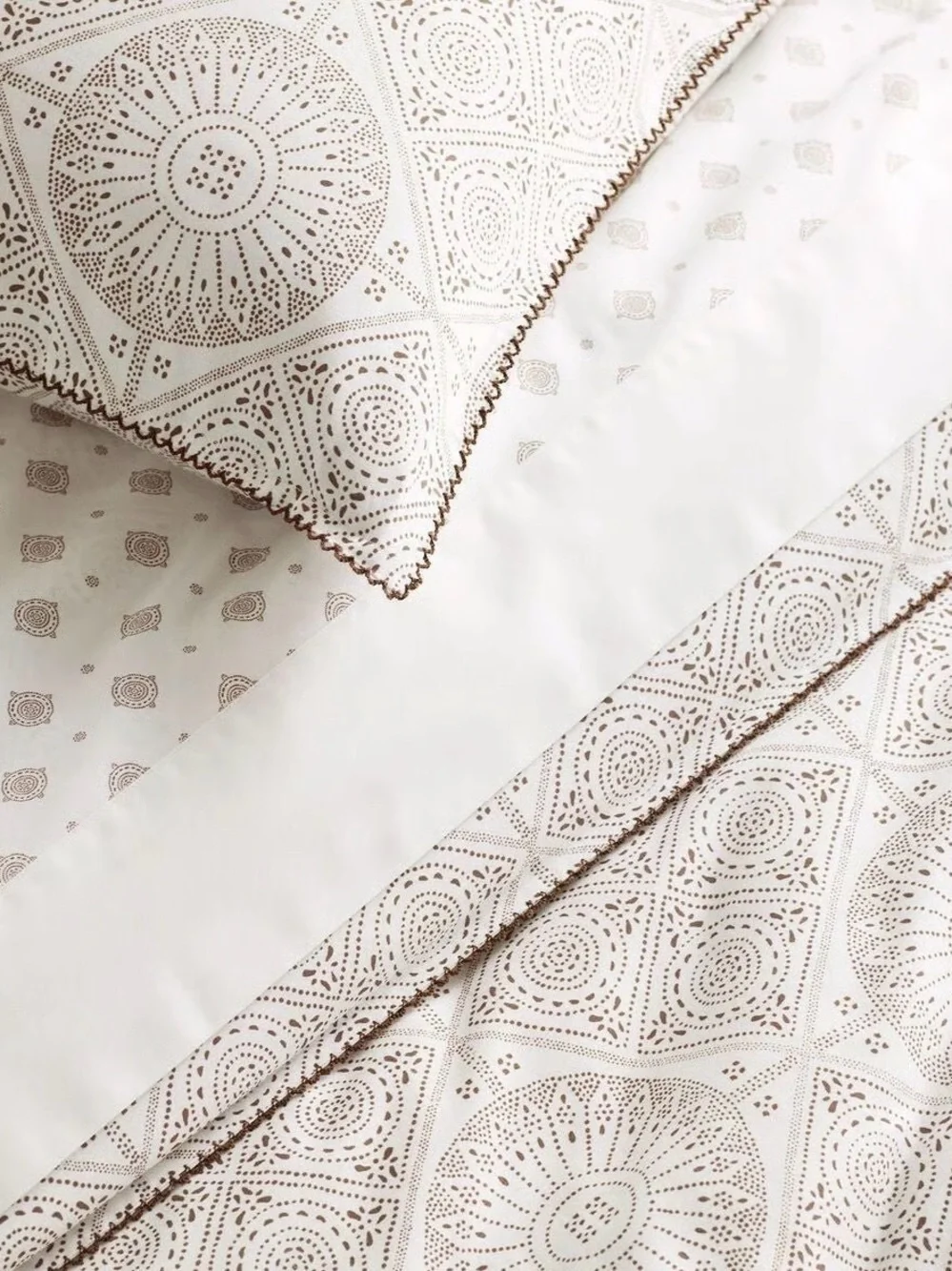 Serena & Lily Porto Cream and Brown Medallion twin flat Sheet only